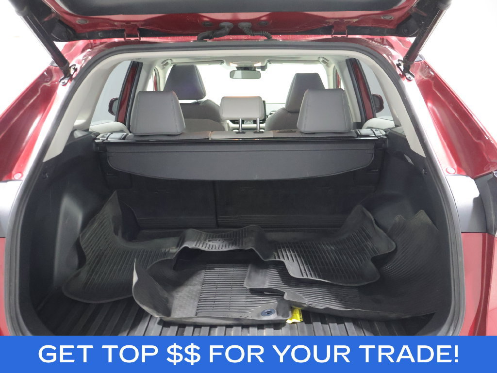 Used 2021 Toyota RAV4 XLE Premium AWD/4WD image 5