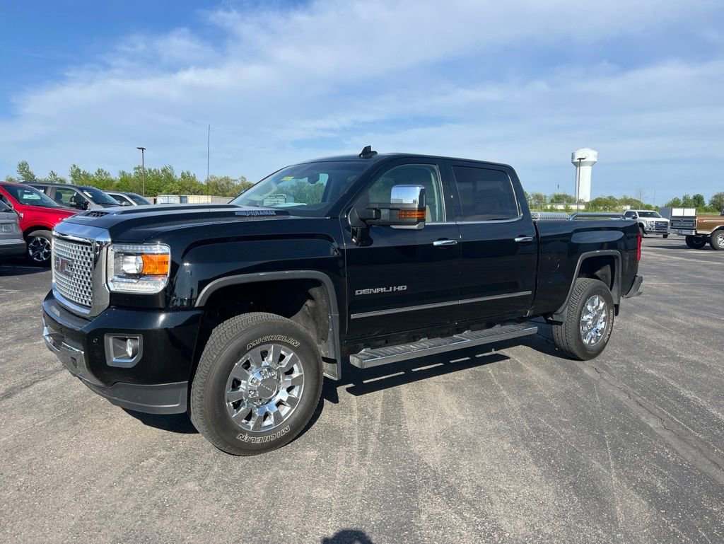 Used 2017 GMC Sierra 2500 Denali w/ Duramax Plus Package AWD/4WD image 1