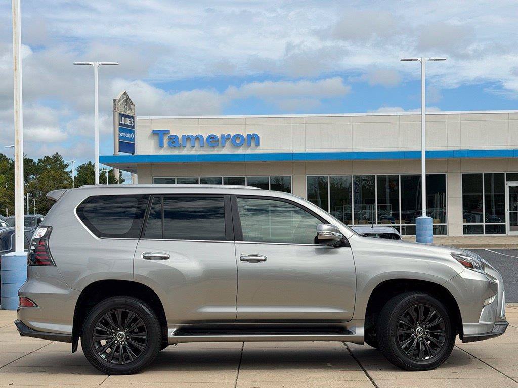 Used 2023 Lexus GX 460 Premium w/ Accessory Package AWD/4WD image 4