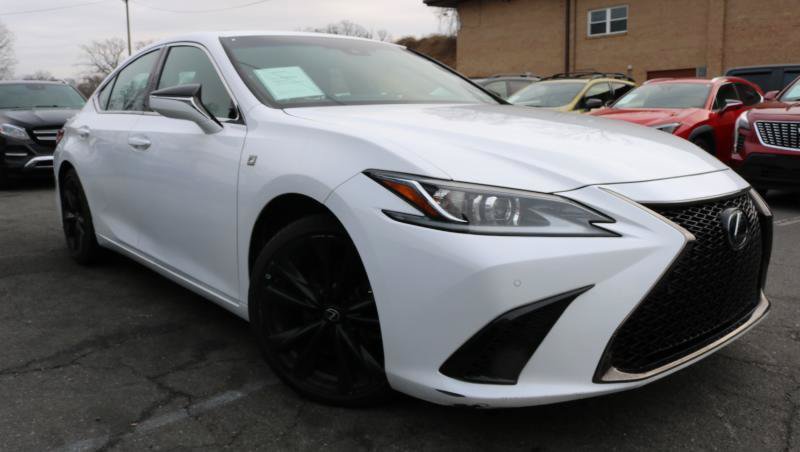 Used 2022 Lexus ES 350 F Sport w/ Accessory Package FWD image 3