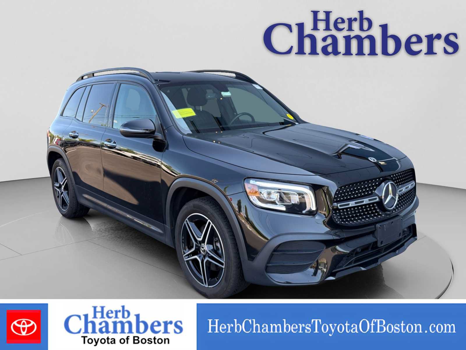 Used 2022 Mercedes-Benz GLB 250 4MATIC image 1