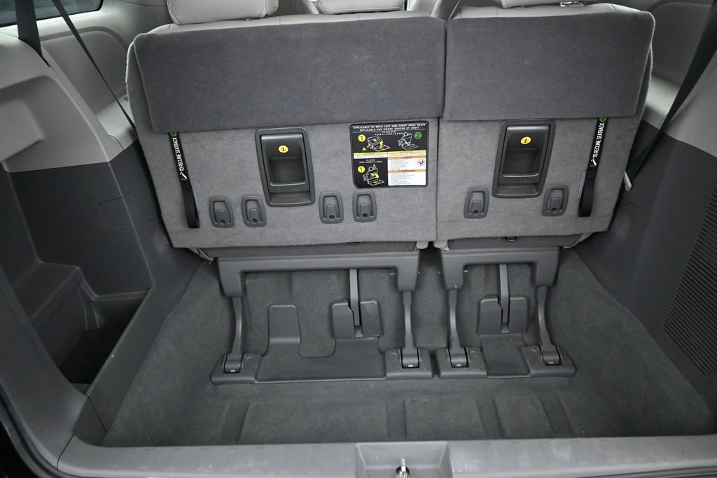 Used 2020 Toyota Sienna L FWD image 30