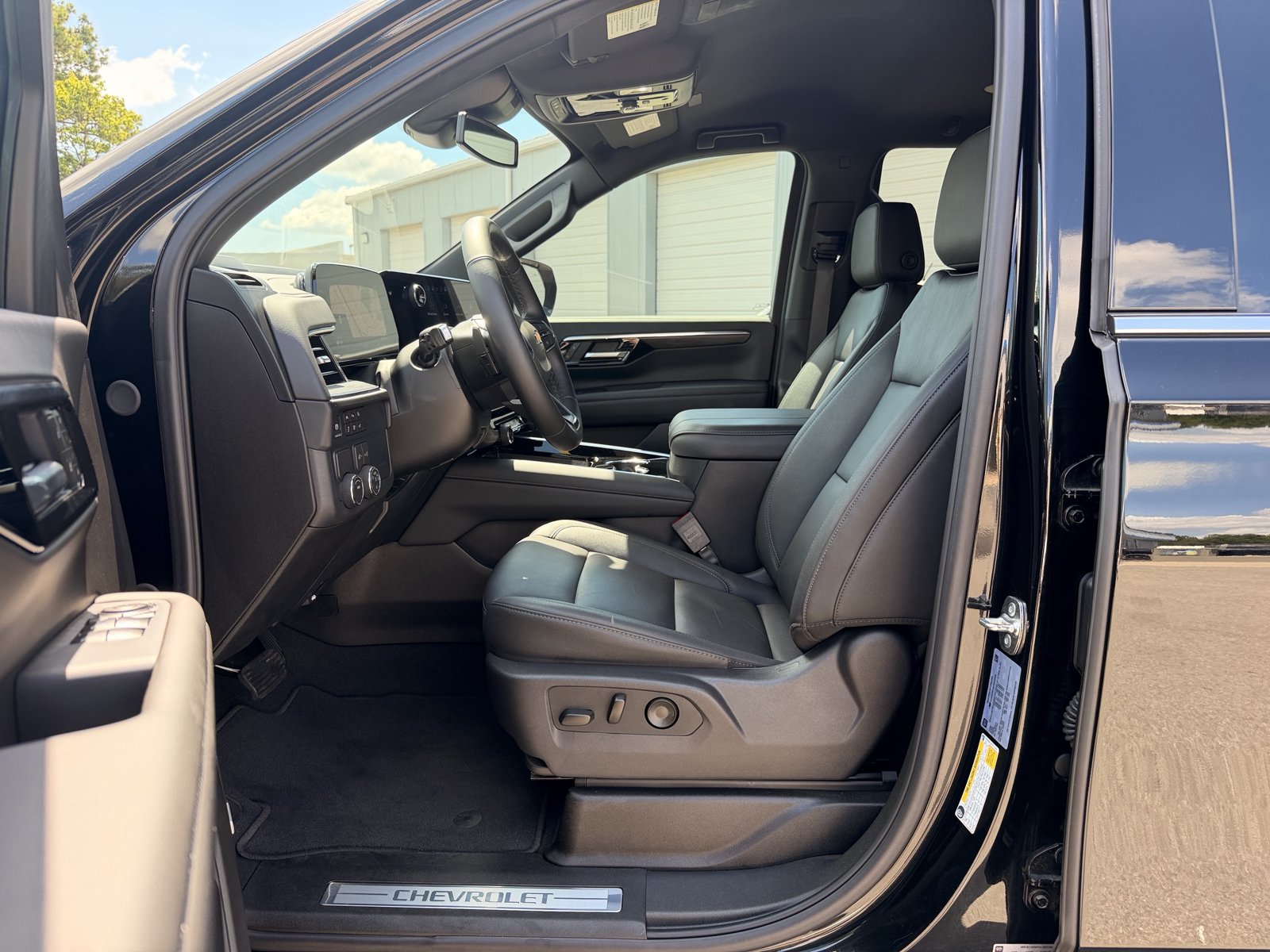 Used 2026 Chevrolet Tahoe LT w/ Comfort Package RWD image 14