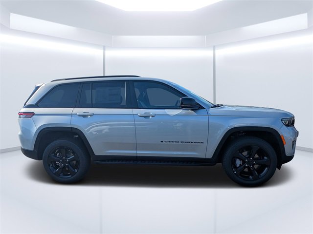 New 2025 Jeep Grand Cherokee Limited w/ Luxury Tech Group II image 2