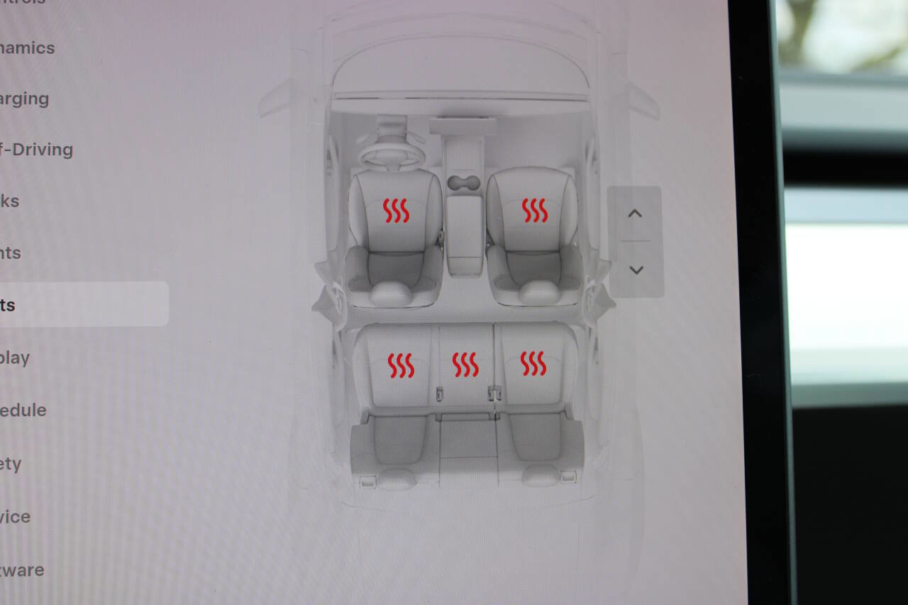 Used 2024 Tesla Model Y Long Range image 13