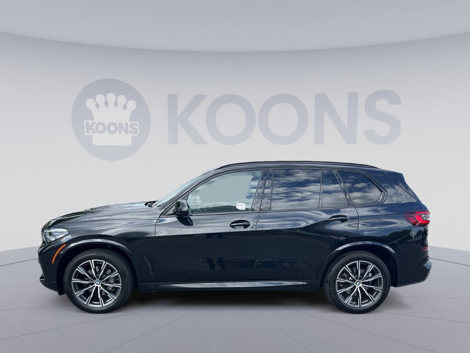 Used 2023 BMW X5 xDrive40i w/ M Sport Package AWD/4WD image 2