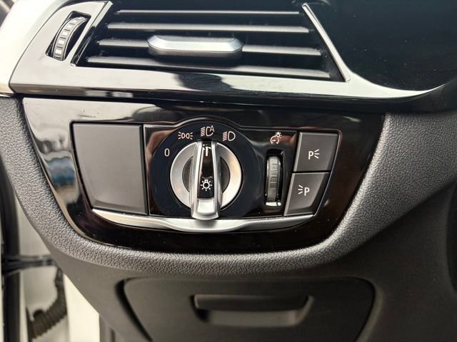 Used 2022 BMW M550i xDrive w/ Executive Package image 36