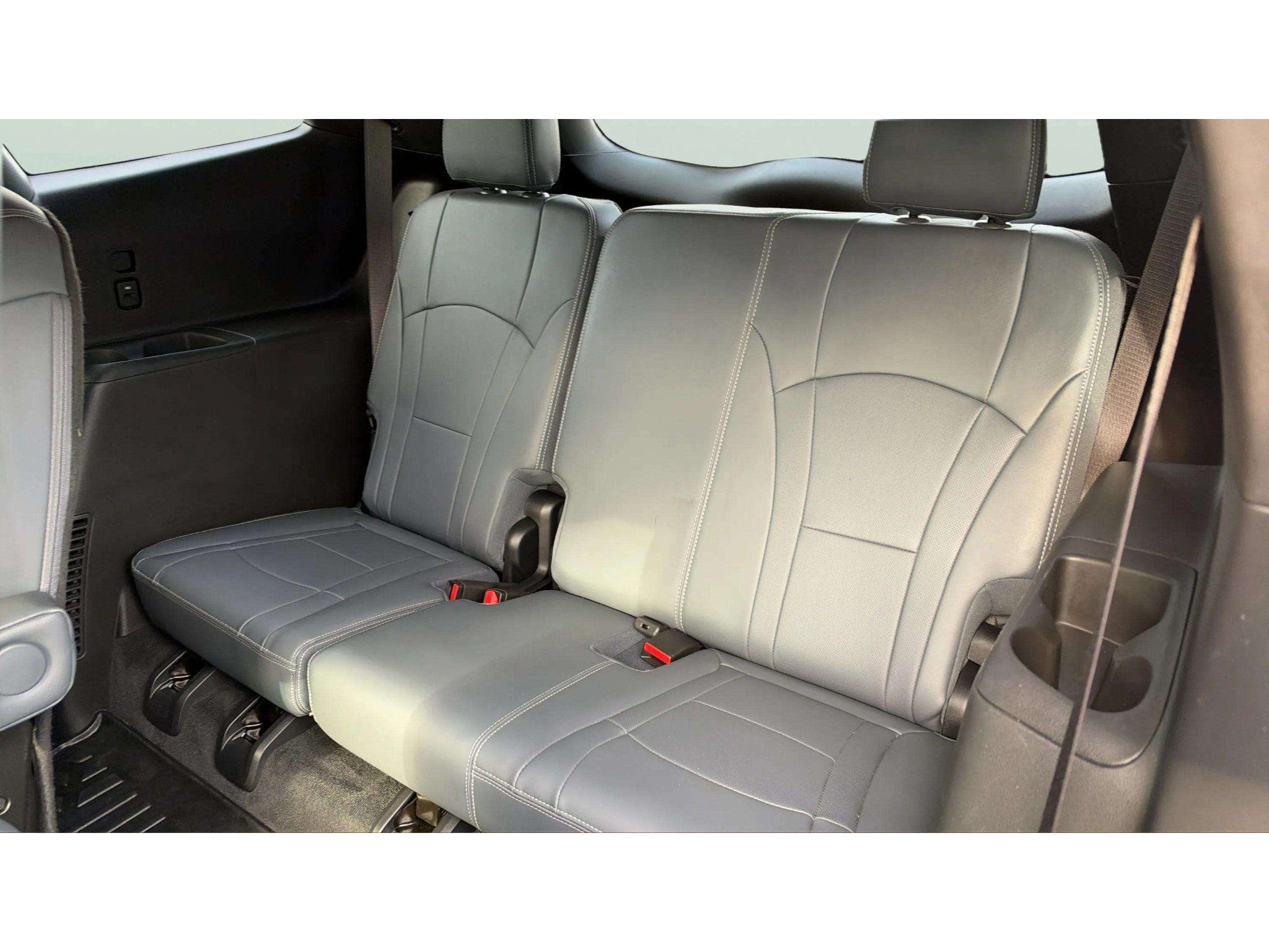 Used 2023 Buick Enclave Essence AWD/4WD image 14