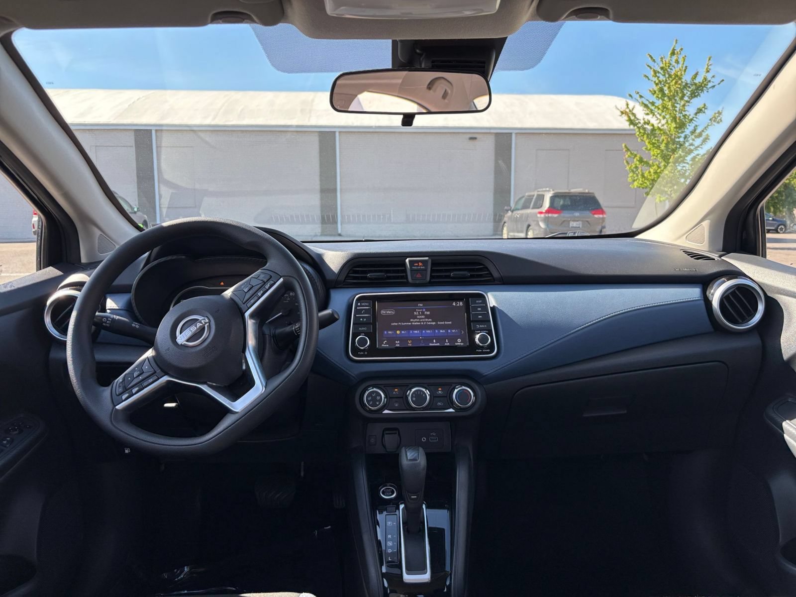 Used 2025 Nissan Versa SV FWD image 31