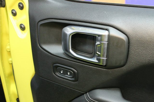 Used 2023 Jeep Wrangler Unlimited Sahara image 9