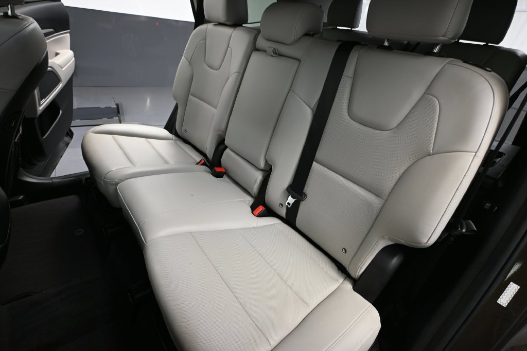 Used 2020 Kia Telluride S w/ S 8 Passenger Seating Package AWD/4WD image 31