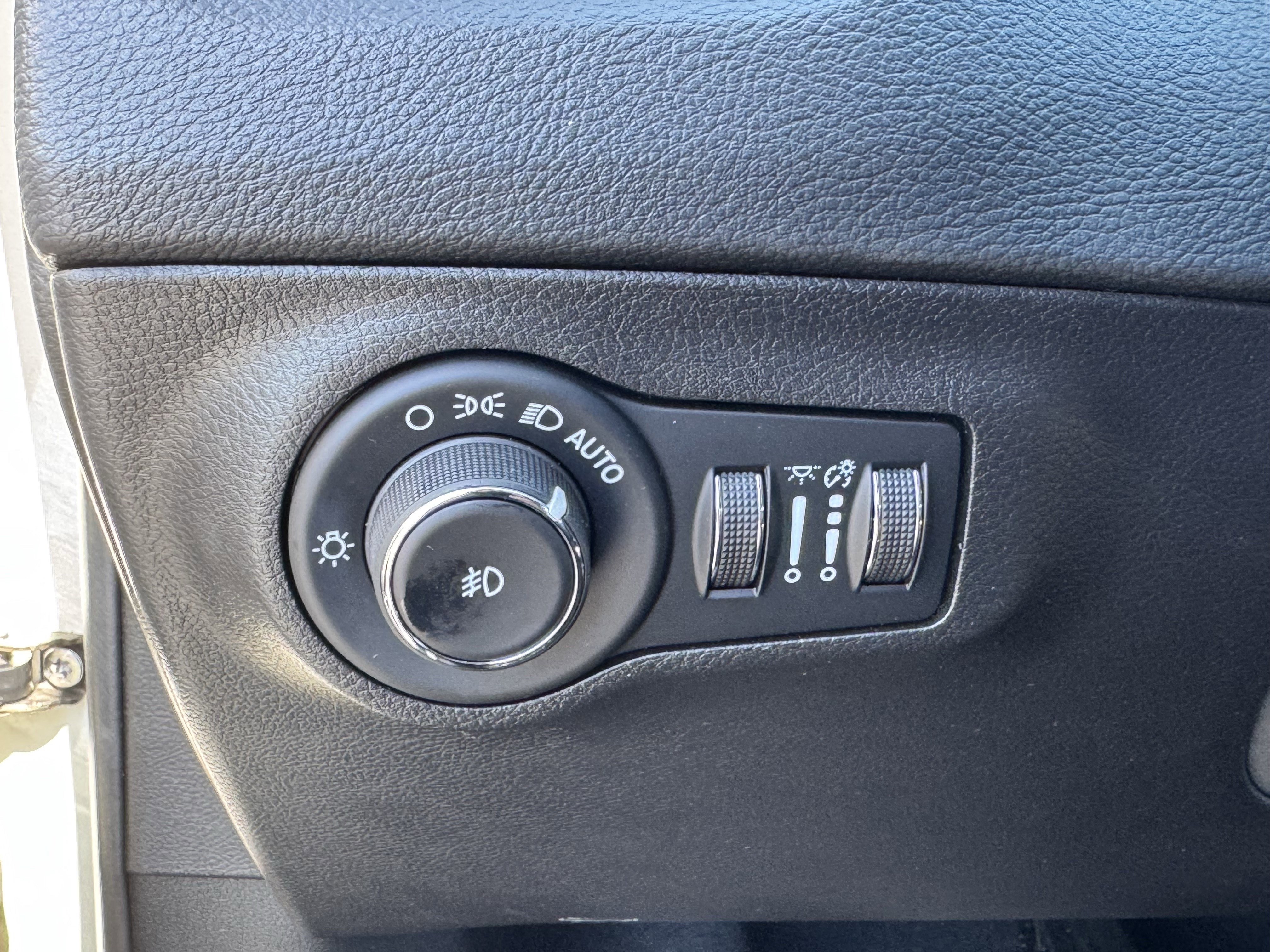 Used 2021 Jeep Compass Latitude image 29