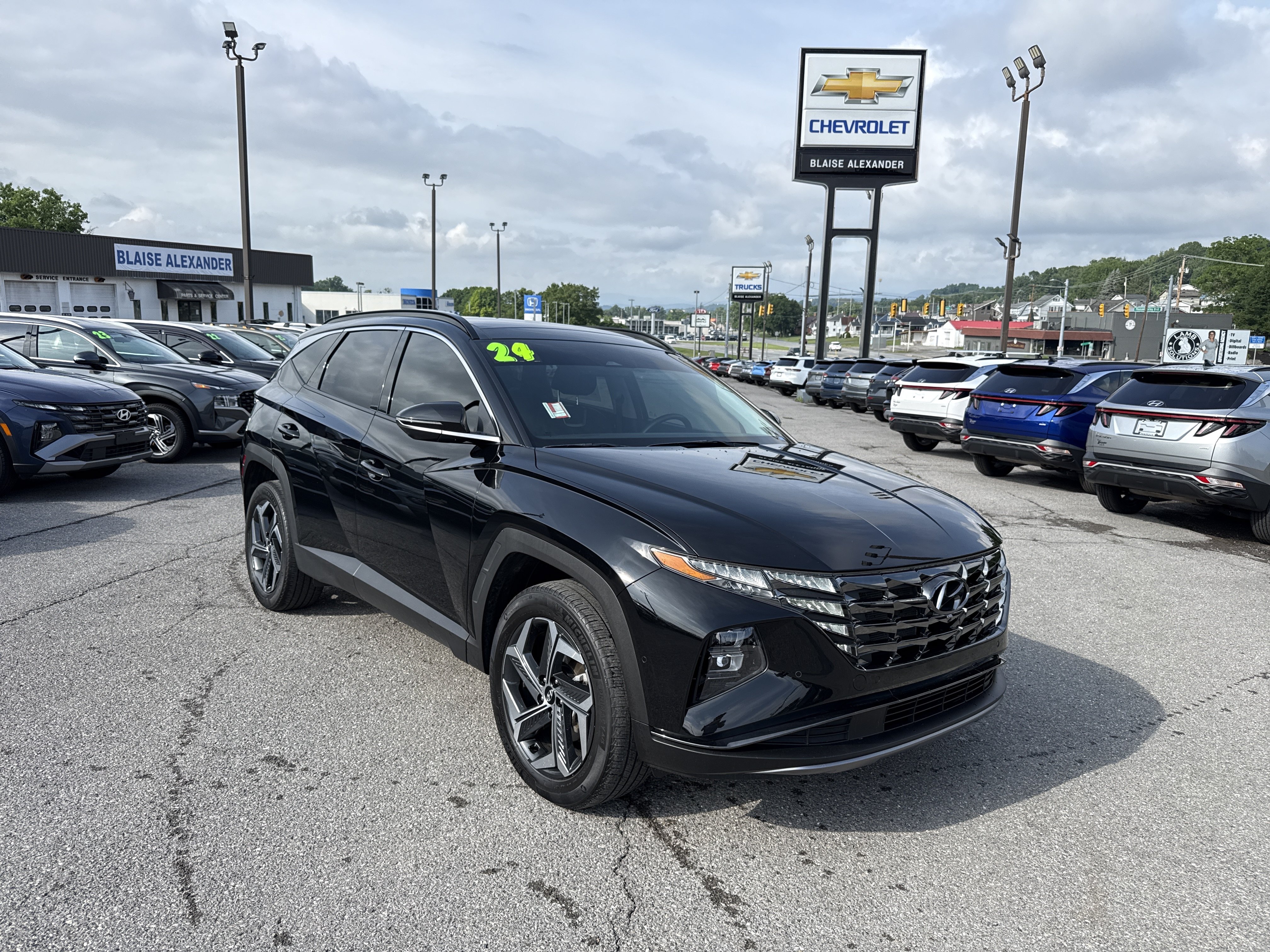 Certified 2024 Hyundai Tucson Limited AWD/4WD image 1