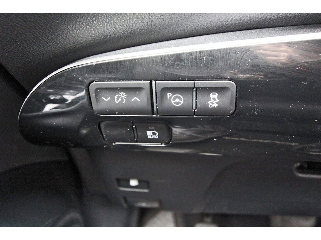 Used 2020 Toyota Prius image 19