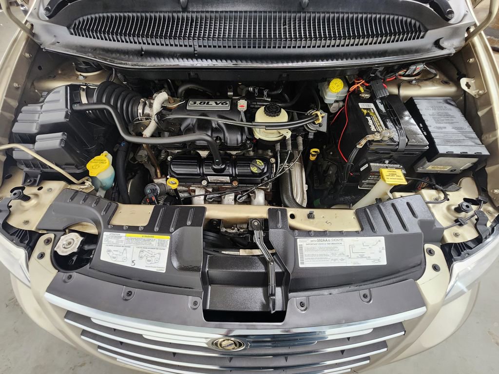 Used 2006 Chrysler Town & Country Limited w/ Trailer Tow Prep Group FWD image 32