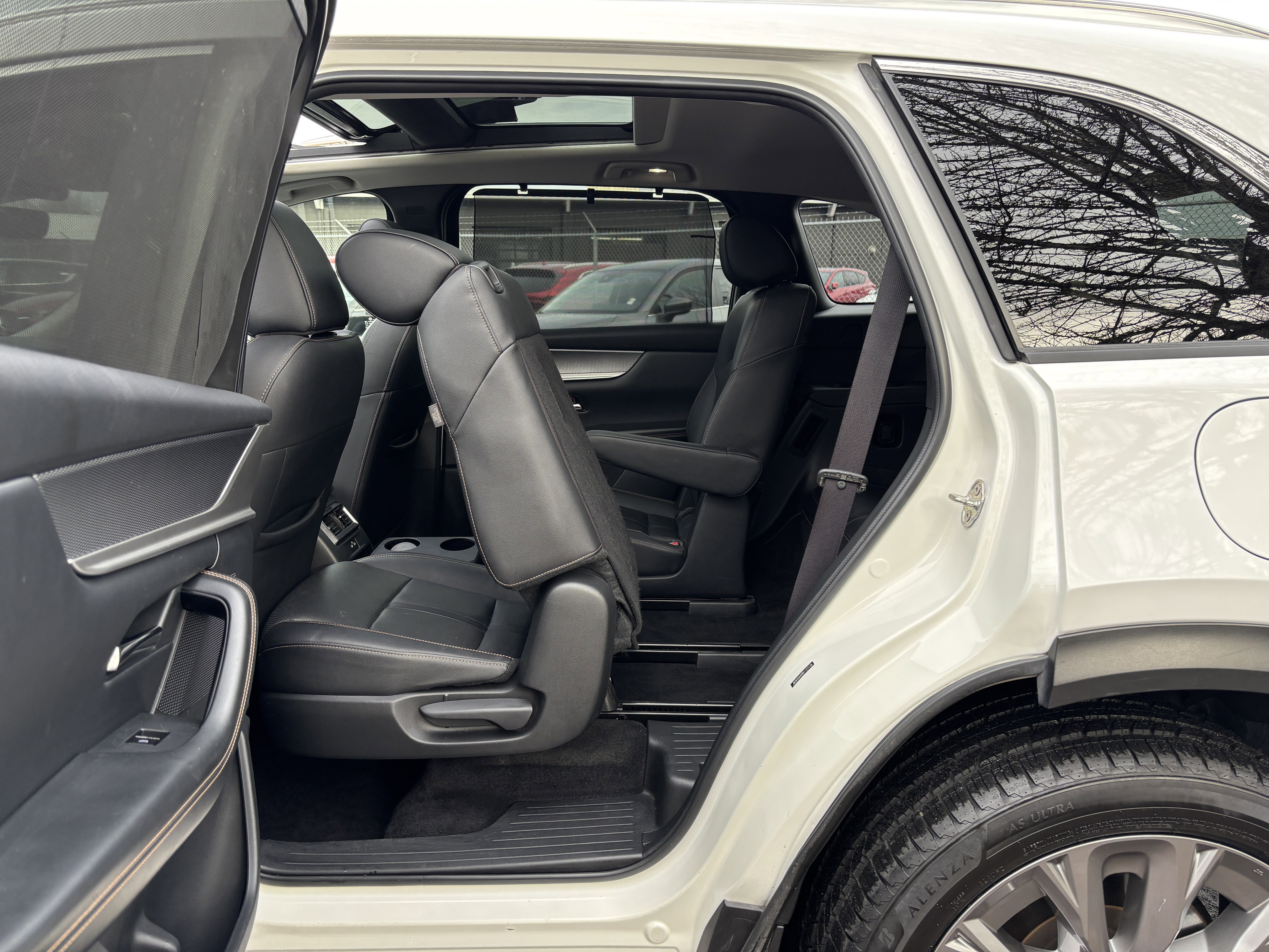 Used 2024 MAZDA CX-90 3.3 Turbo w/ Premium Package image 19