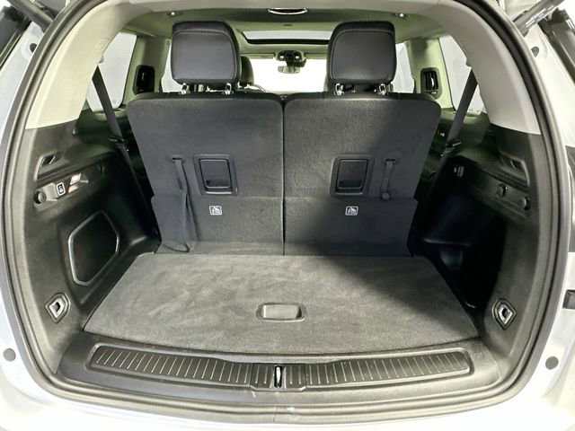 Used 2022 Jeep Grand Cherokee L Limited w/ Black Appearance Package image 34