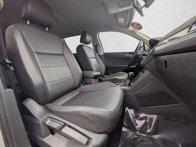 Used 2020 Volkswagen Tiguan SE image 21