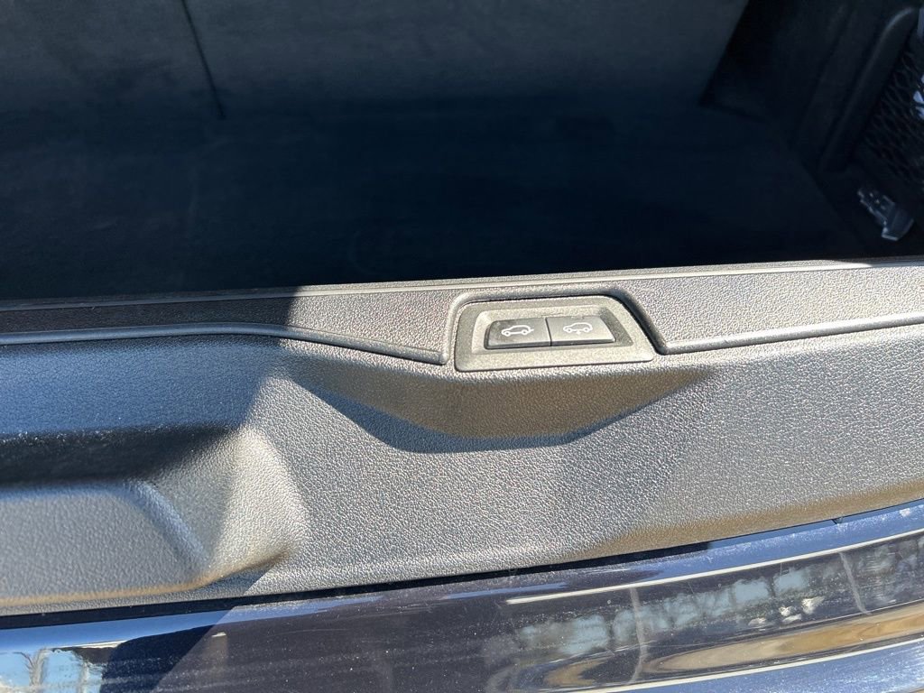 Used 2021 BMW X7 xDrive40i w/ M Sport Package image 31