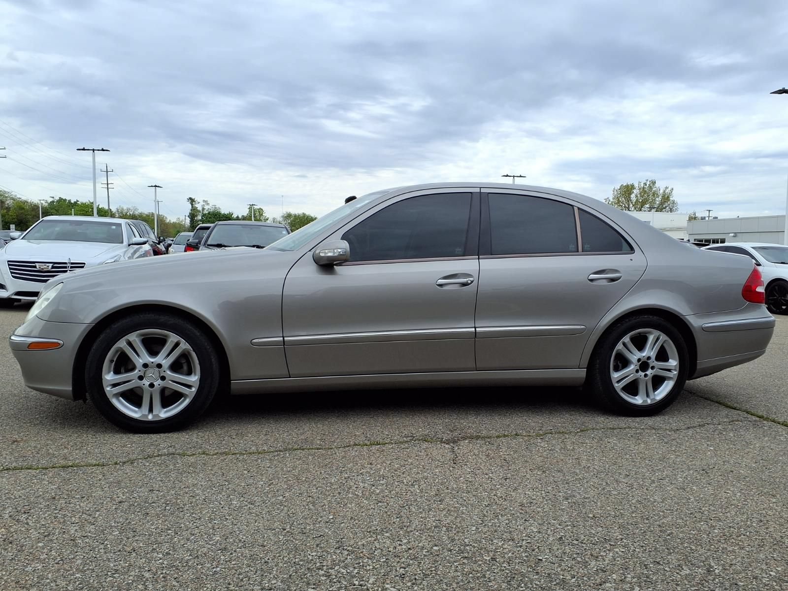 Used 2006 Mercedes-Benz E 350 Sedan w/ Premium Pkg image 8