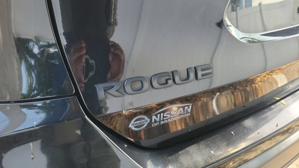 Used 2018 Nissan Rogue SV FWD image 9