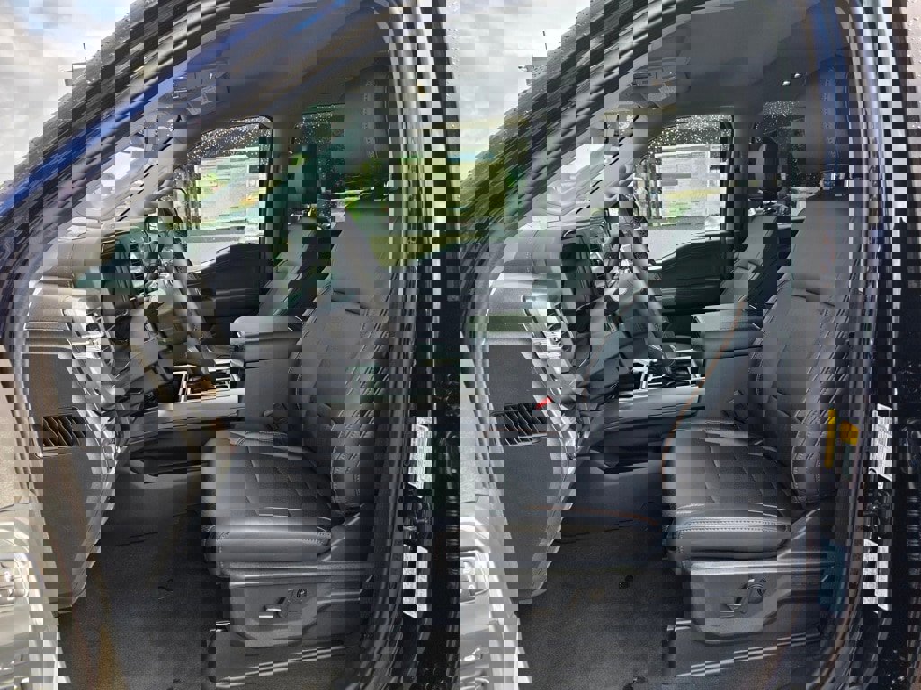 New 2025 Ford F350 Lariat w/ FX4 Off-Road Package image 7