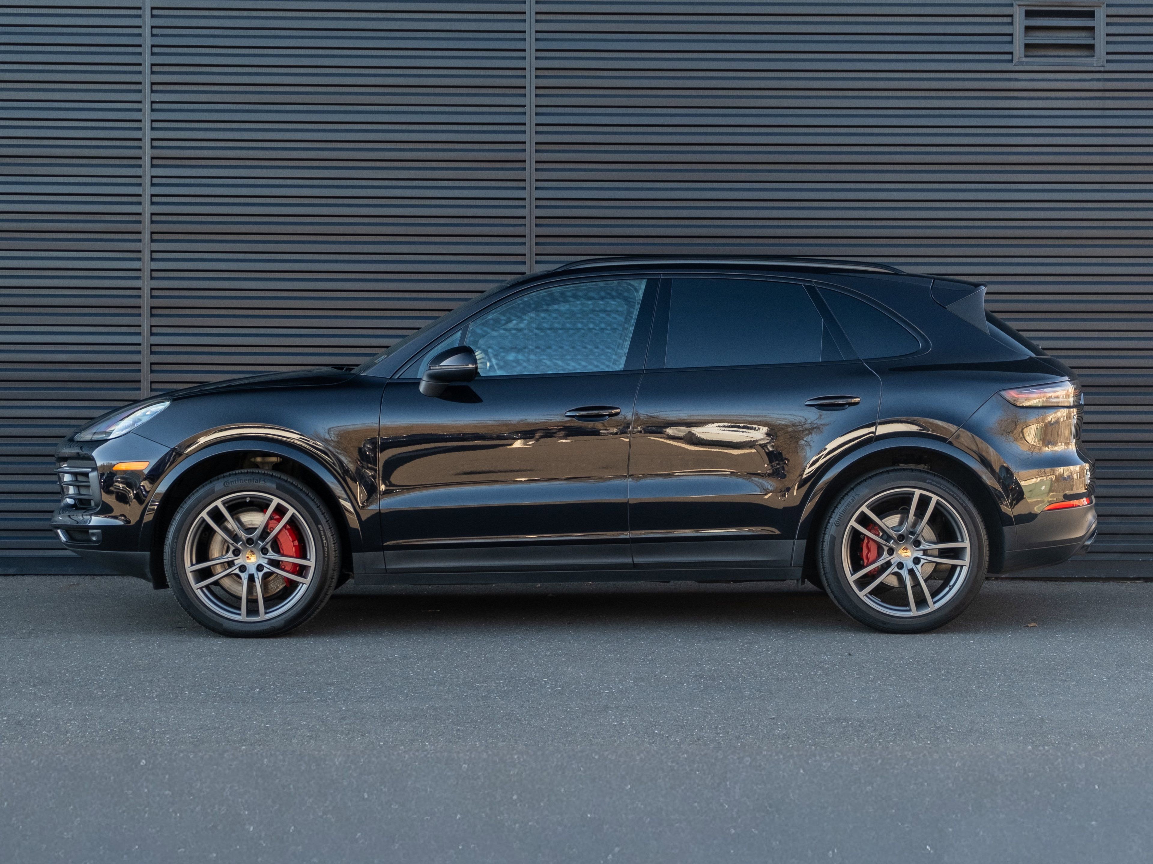 Certified 2022 Porsche Cayenne S Platinum image 2