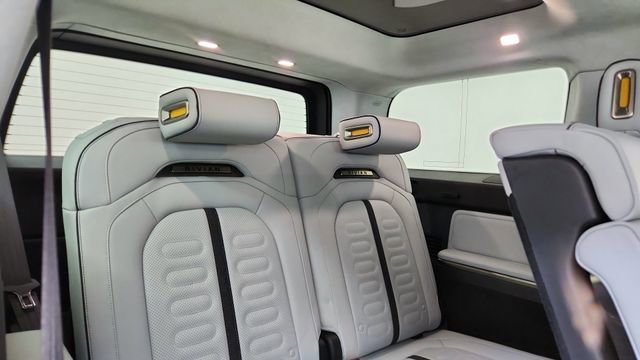 Used 2024 Rivian R1S Adventure image 29