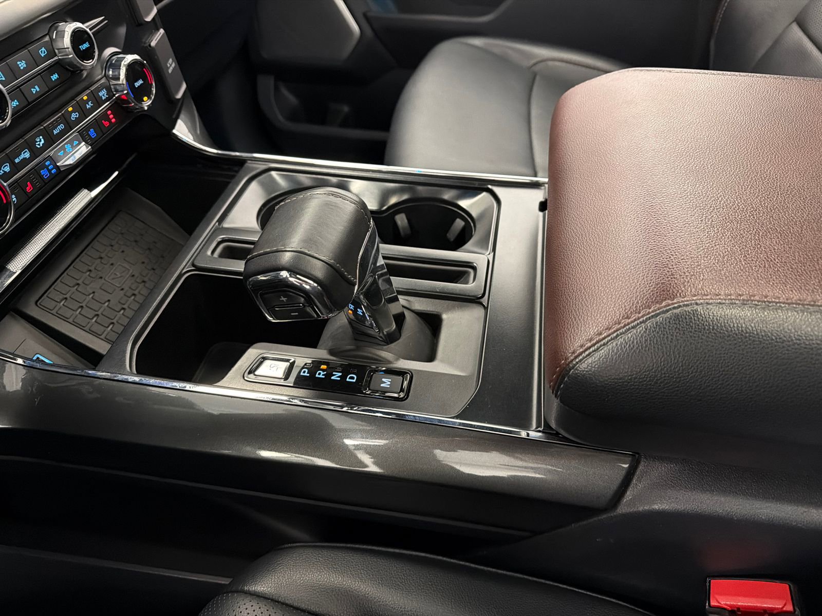 Used 2023 Ford F150 Lariat w/ Equipment Group 502A High image 30