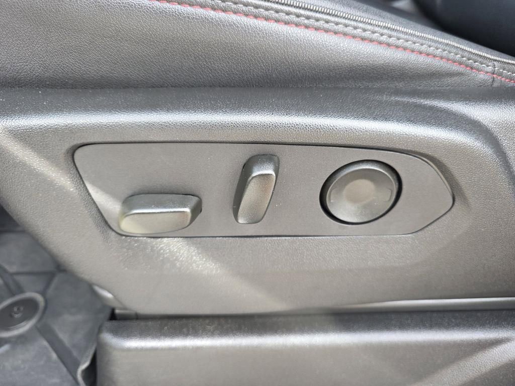 Used 2024 Chevrolet Suburban RST w/ Sport Performance Package RWD image 21