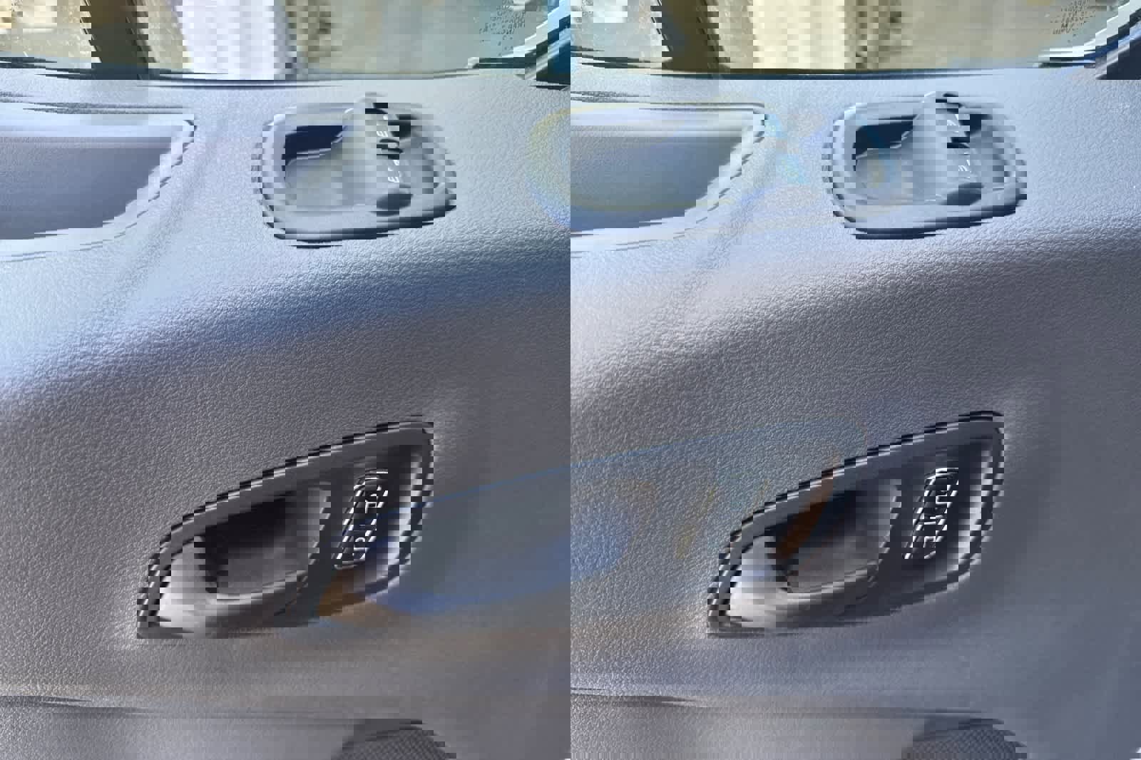 Used 2025 Ford Transit 350 XLT image 11