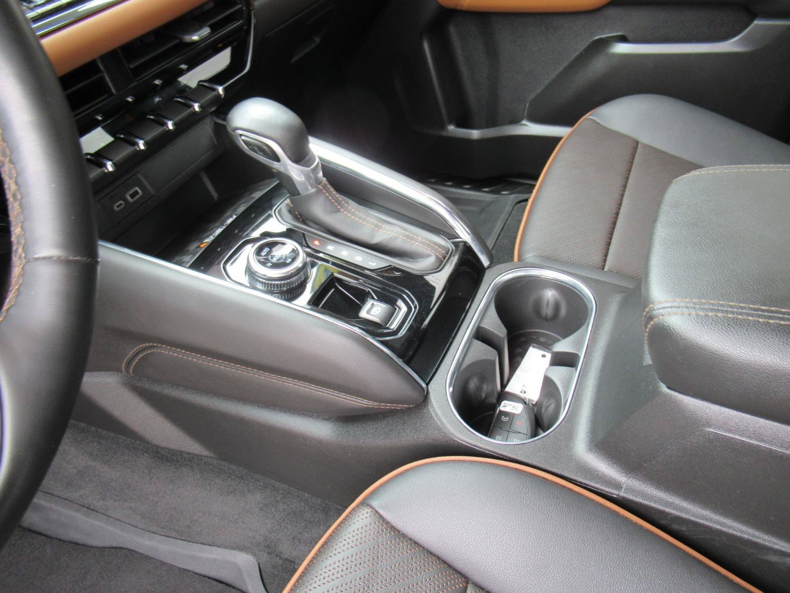 Used 2023 GMC Canyon AT4 w/ AT4 Premium Package AWD/4WD image 19