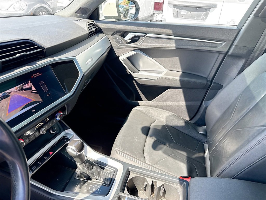 Used 2021 Audi Q3 2.0T Premium image 26