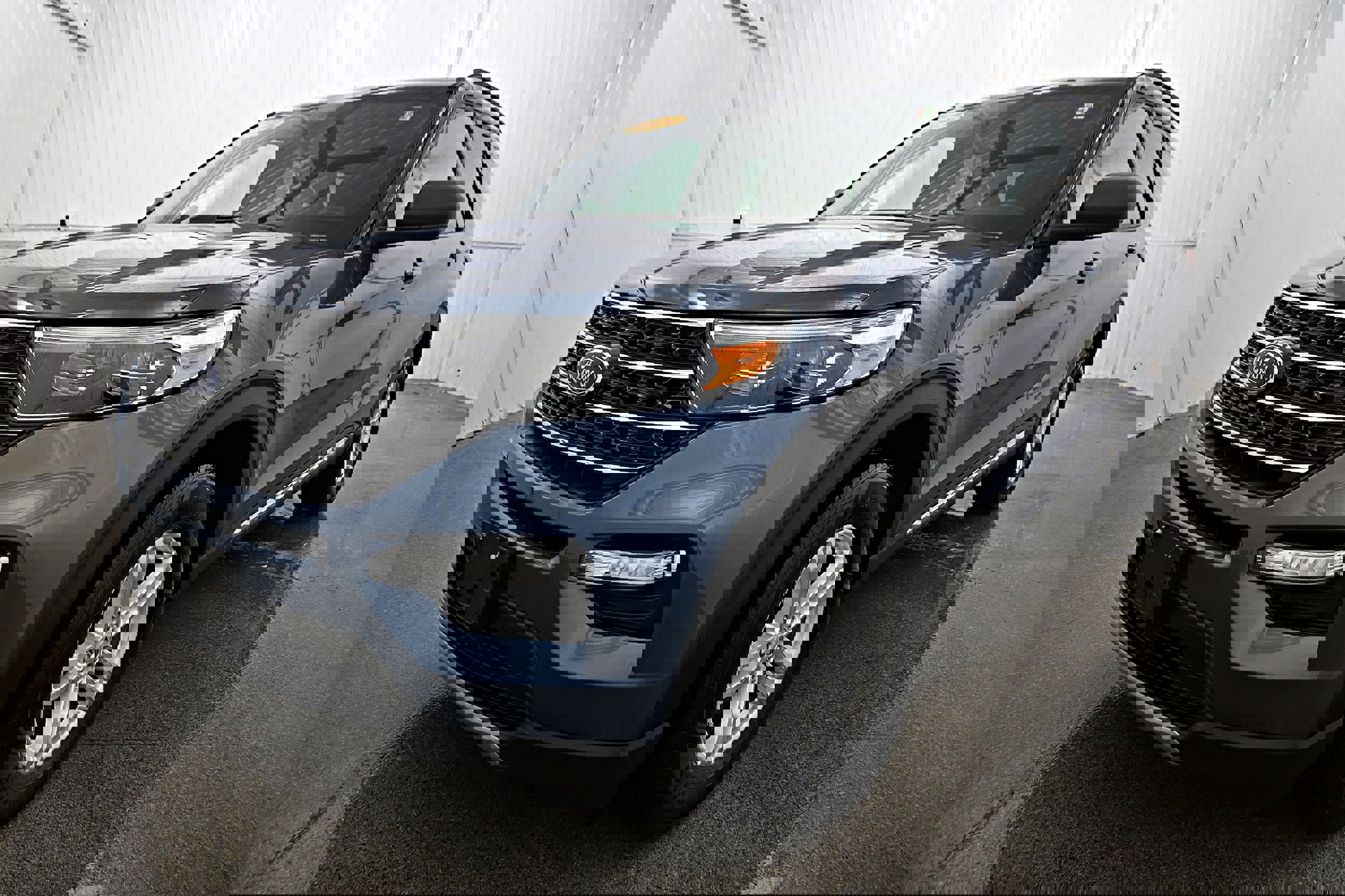 Used 2020 Ford Explorer XLT w/ Equipment Group 202A image 24