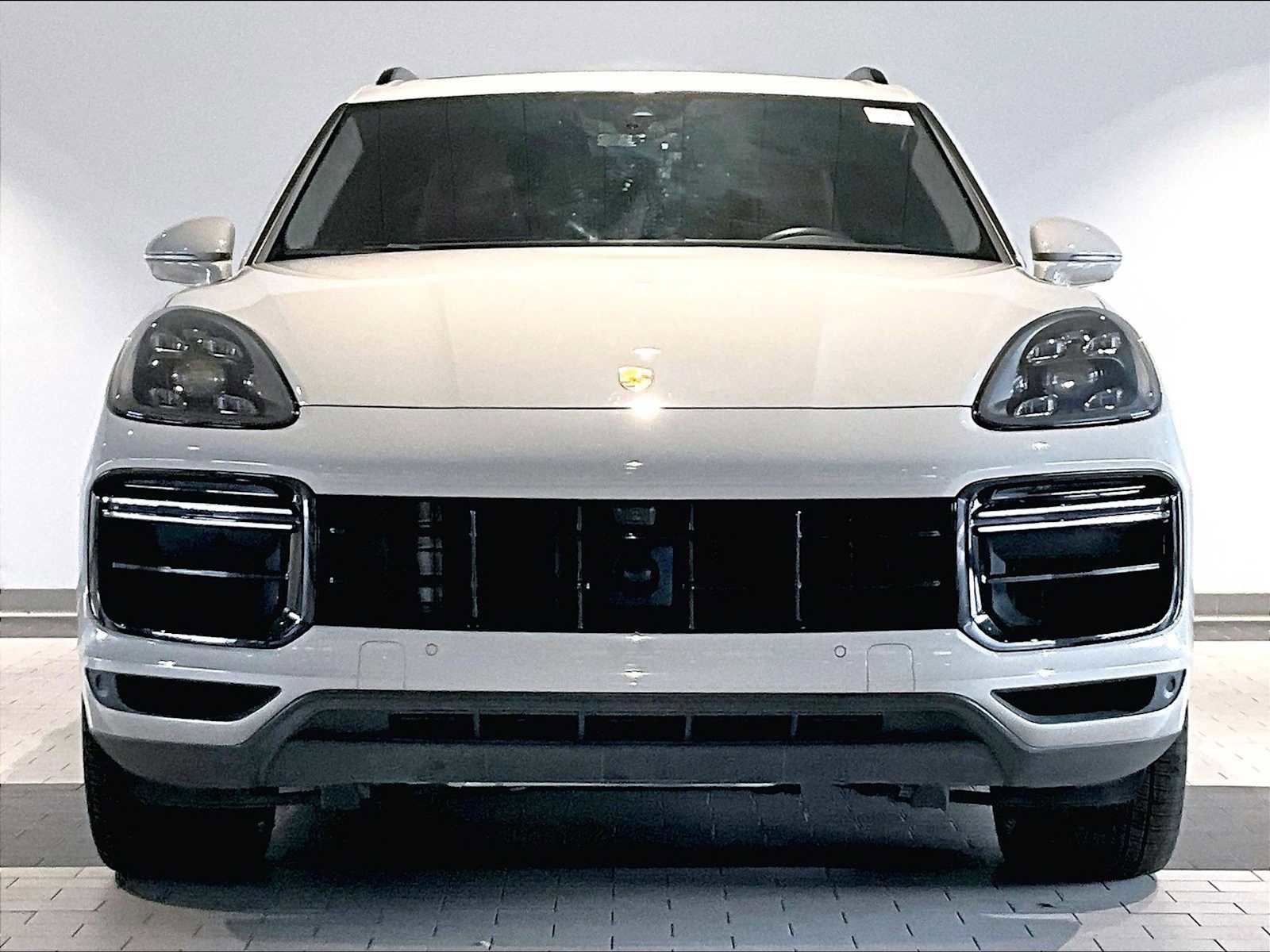 Used 2023 Porsche Cayenne Turbo S image 13