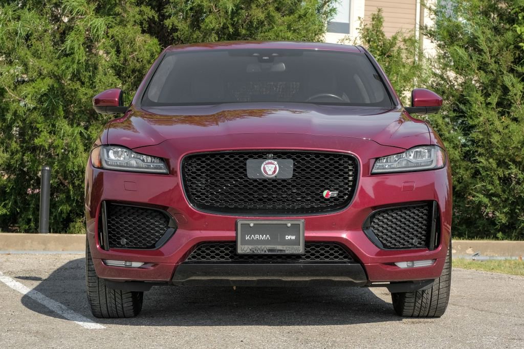 Used 2017 Jaguar F-PACE S image 3