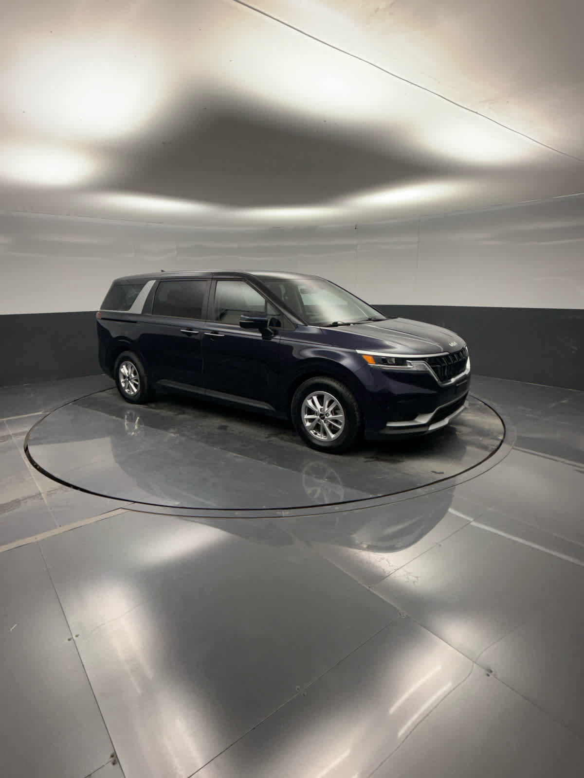 Used 2022 Kia Carnival LX FWD image 6