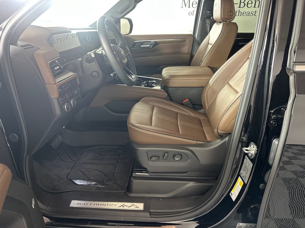 Used 2026 Chevrolet Tahoe High Country w/ Sun And Tow Package AWD/4WD image 3