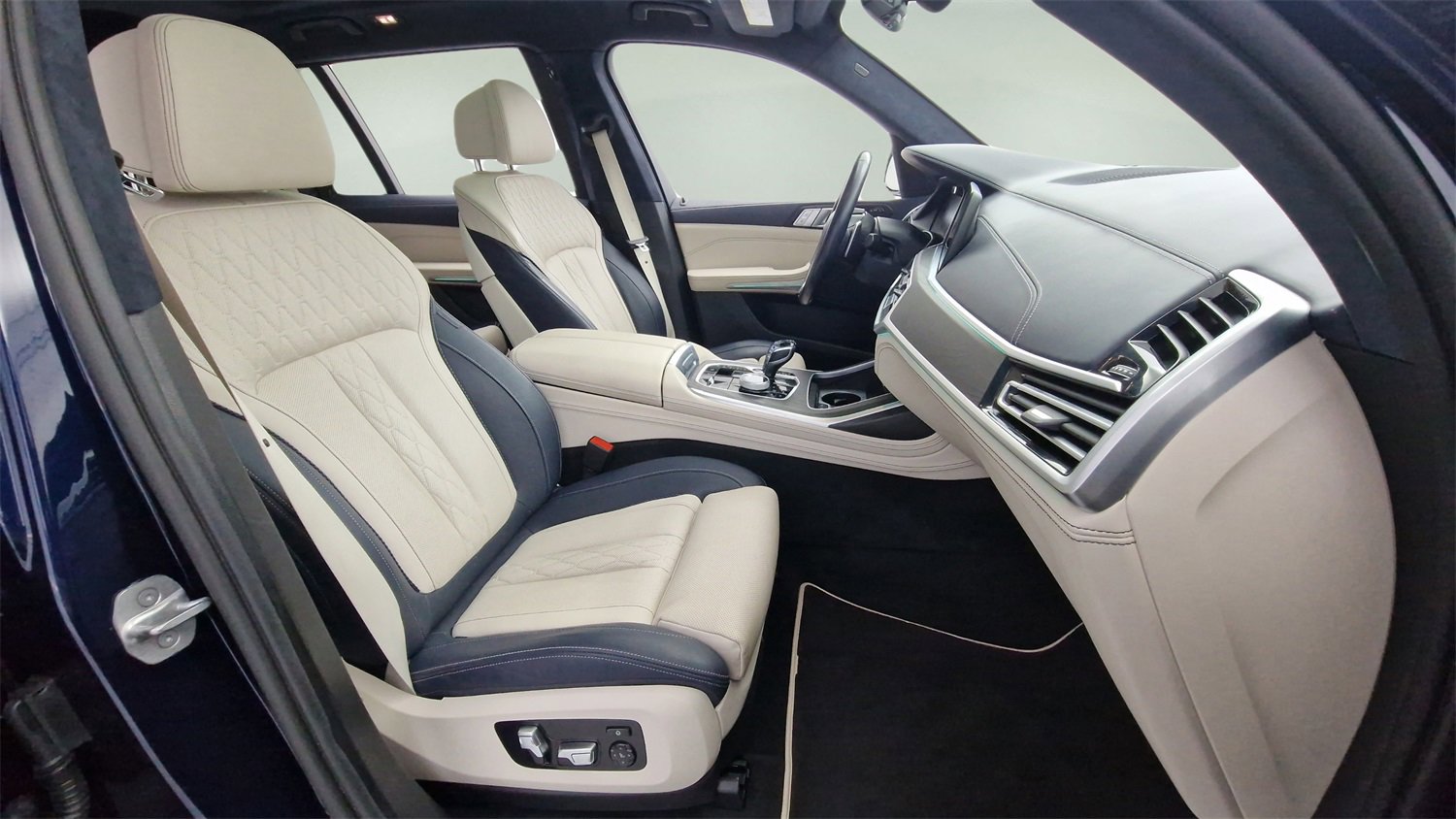 Used 2022 BMW X7 xDrive40i w/ Executive Package image 27