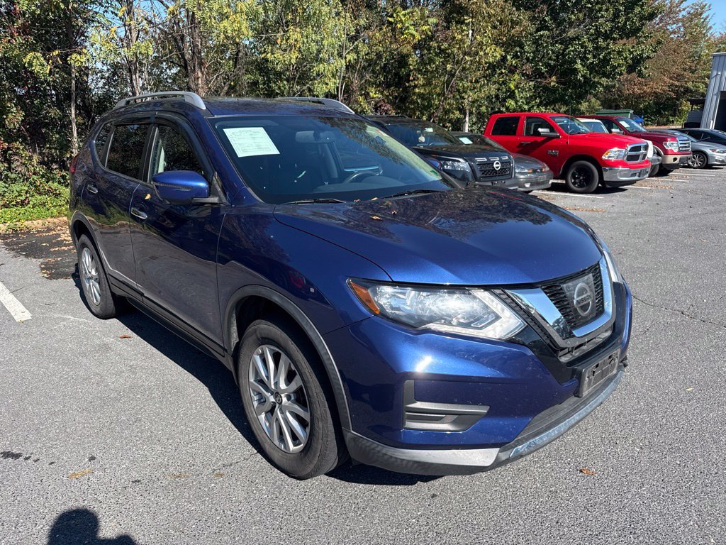 Used 2017 Nissan Rogue SV w/ SV Premium Package AWD/4WD image 1