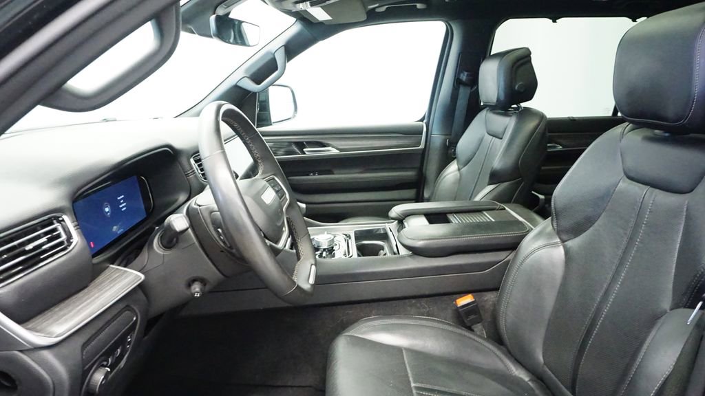 Used 2023 Jeep Wagoneer Series III w/ Premium Group I image 24
