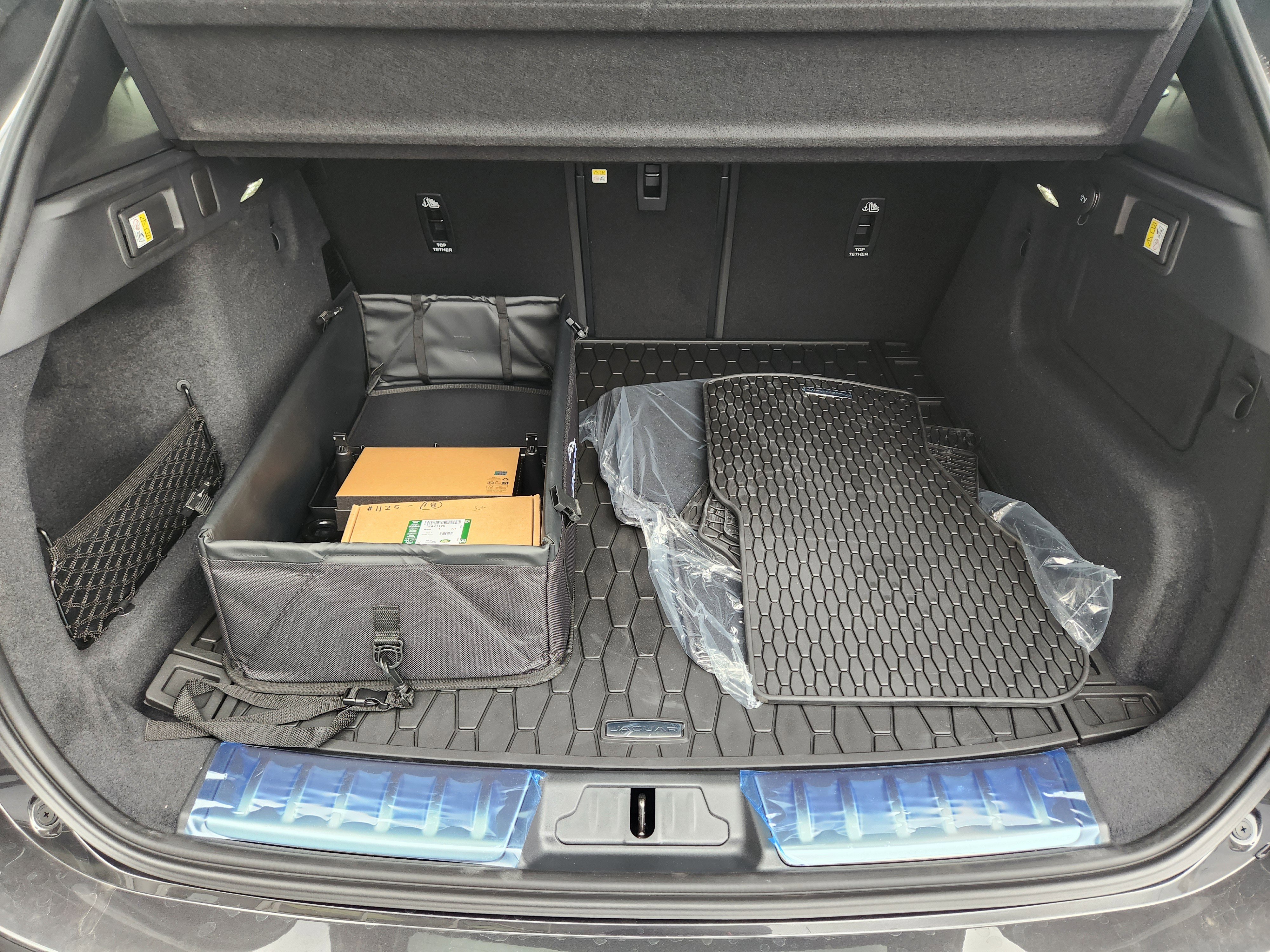 New 2026 Jaguar F-PACE R-Dynamic S image 19