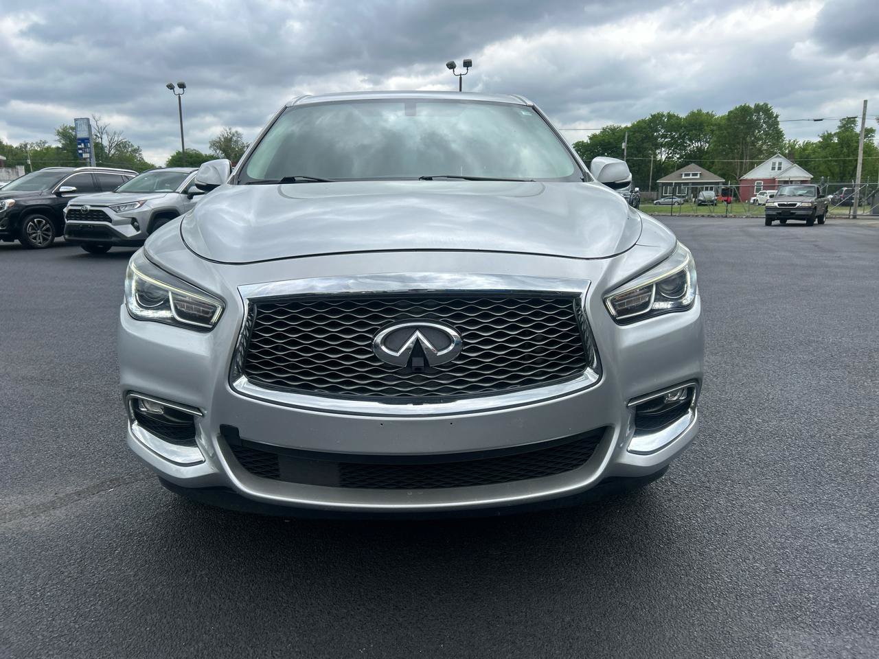 Used 2017 INFINITI QX60 Luxe AWD/4WD image 2