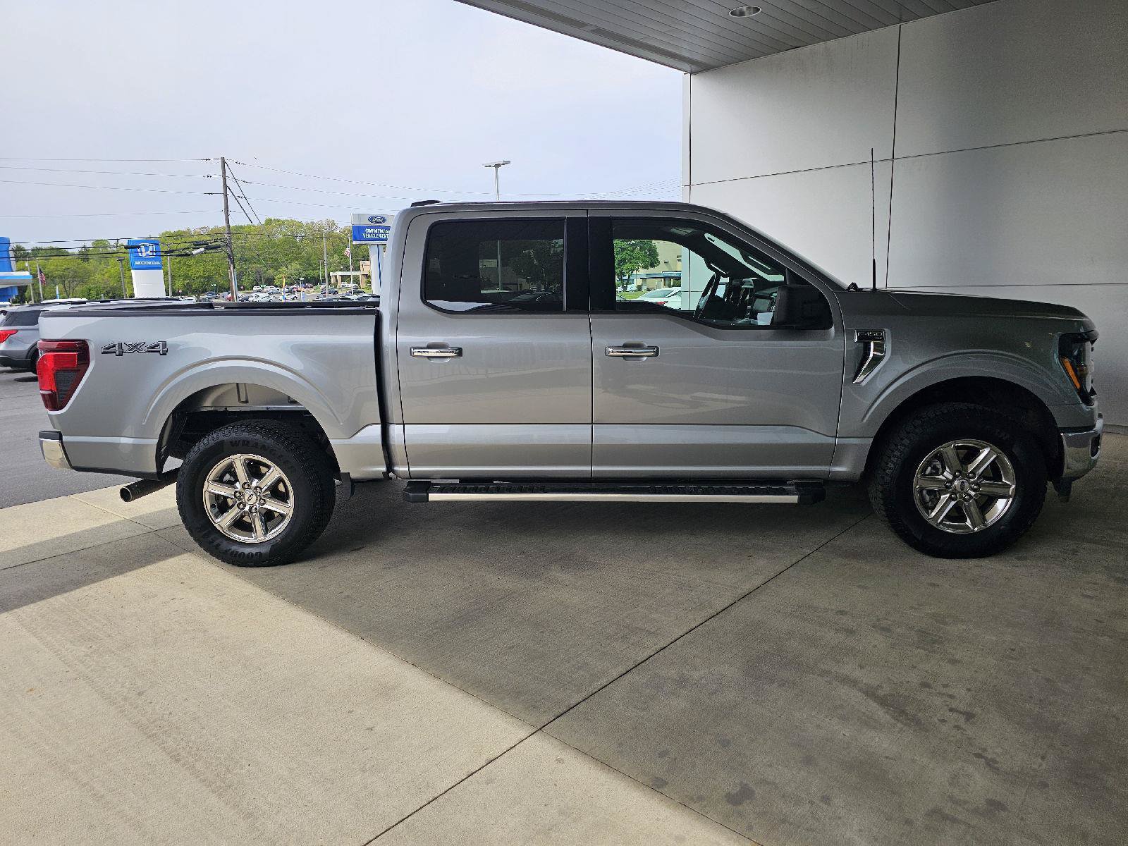Used 2025 Ford F150 XLT w/ Equipment Group 301A Standard AWD/4WD image 6