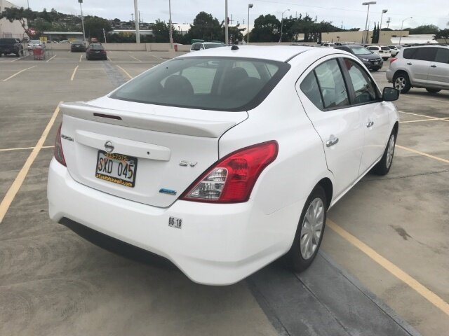 Used 2016 Nissan Versa SV FWD image 3