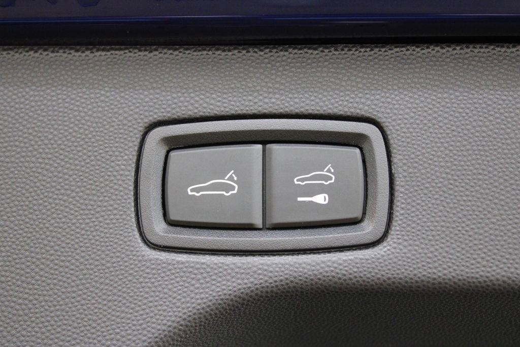 New 2024 Porsche Macan 4 Electric image 40