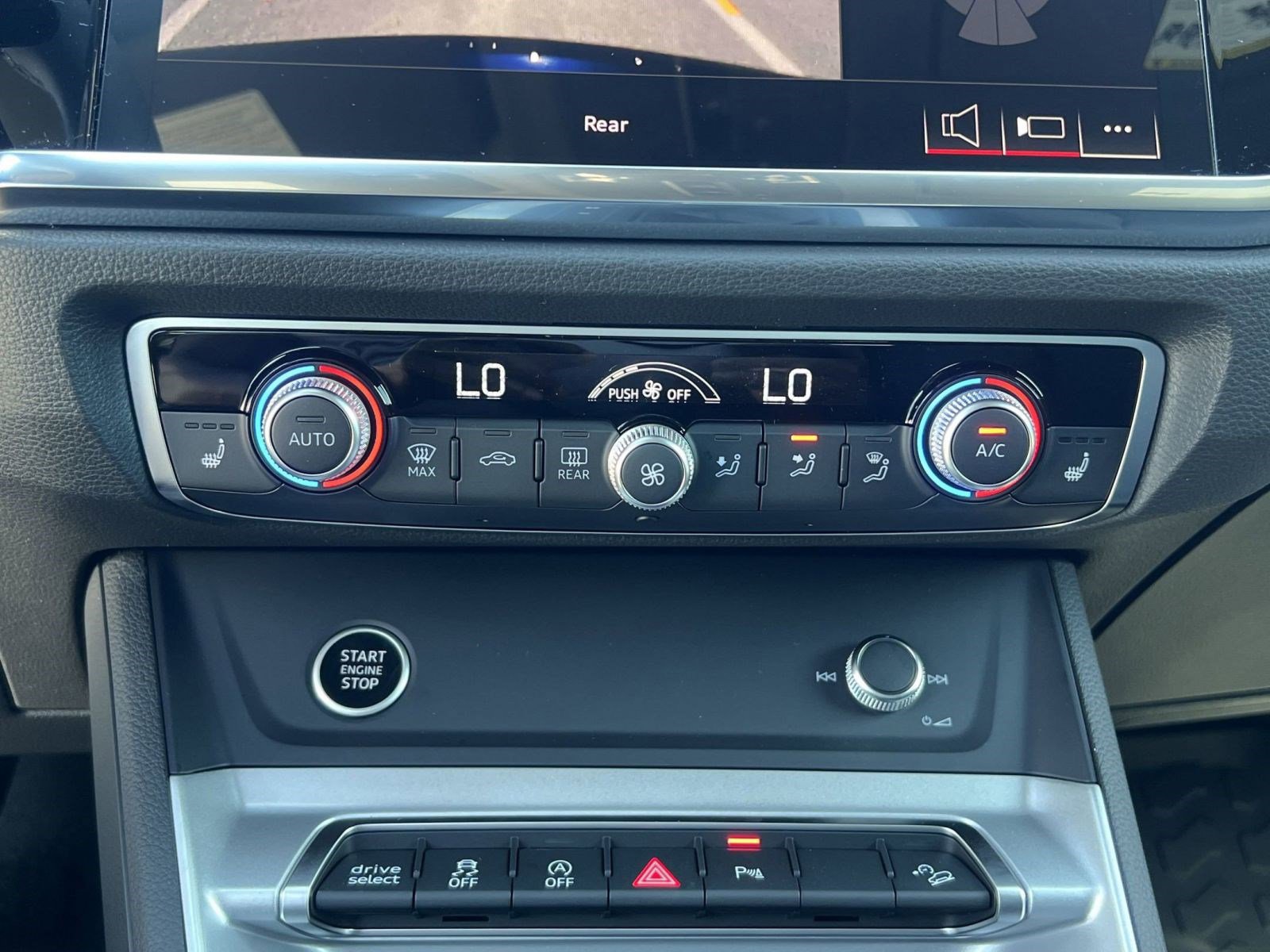 New 2025 Audi Q3 2.0T Premium image 18