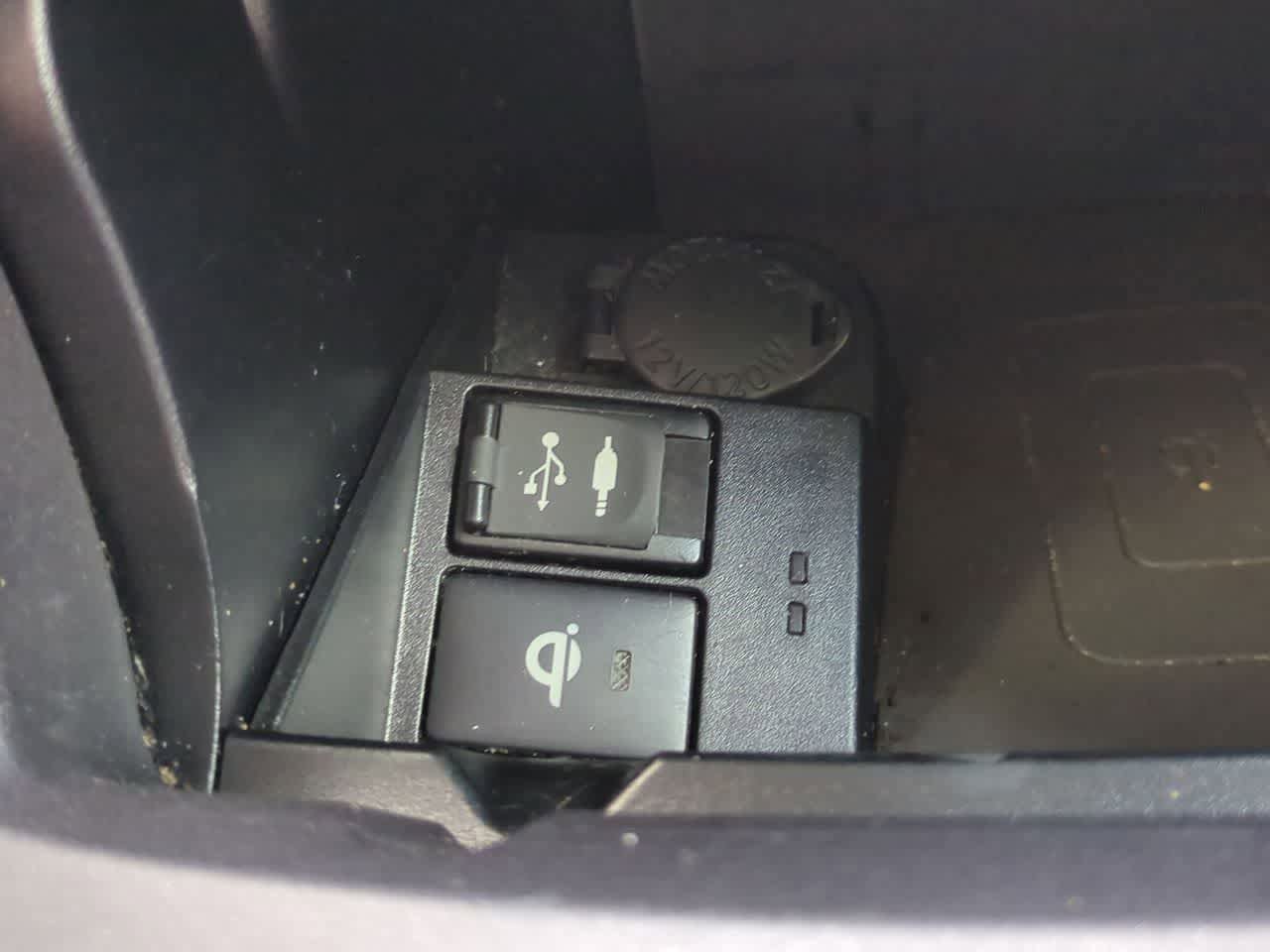 Used 2017 Toyota Camry XLE FWD image 30