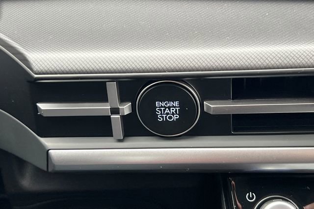 New 2026 Hyundai Santa Fe SE image 23