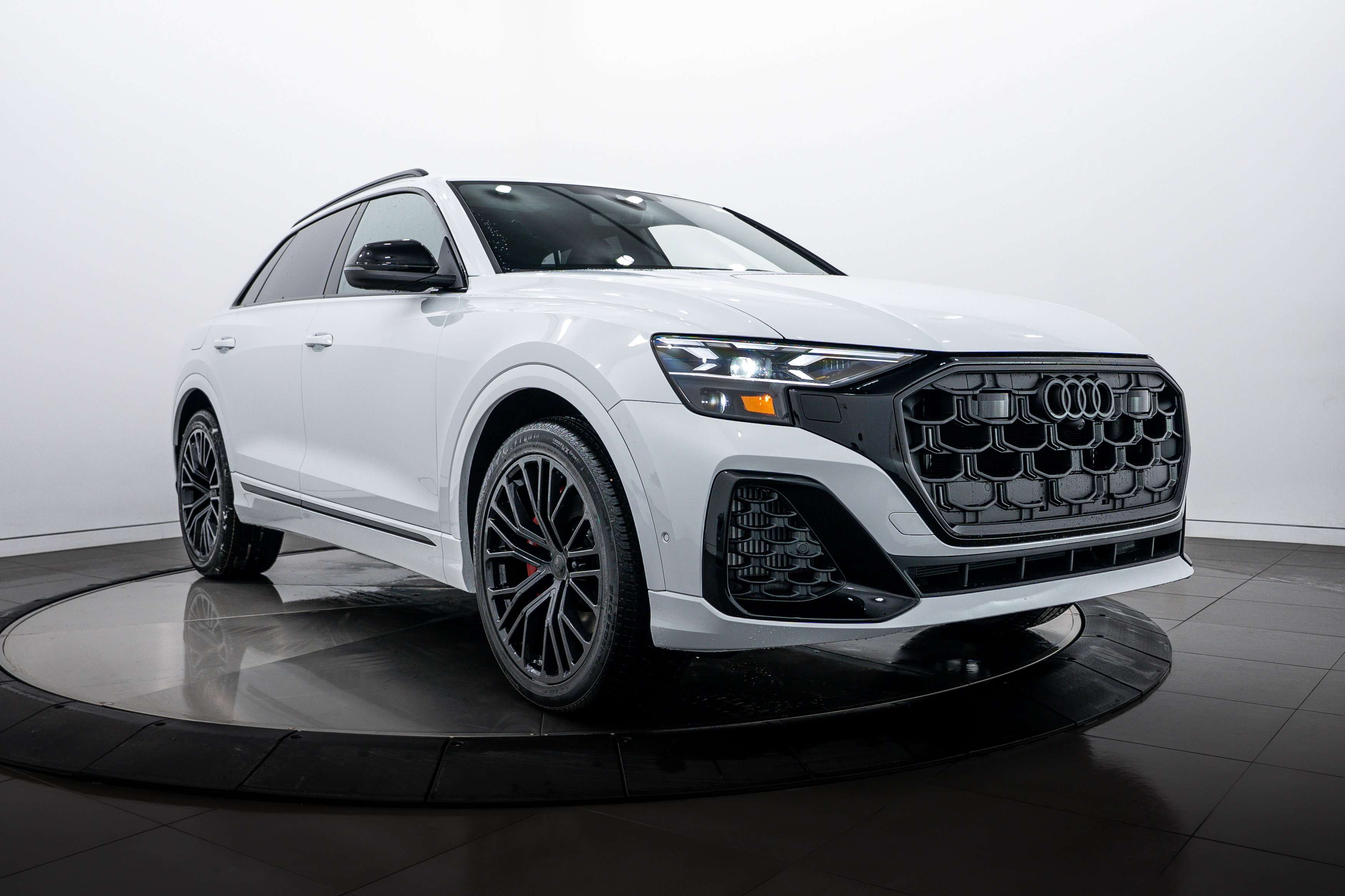 New 2026 Audi SQ8 Prestige image 2